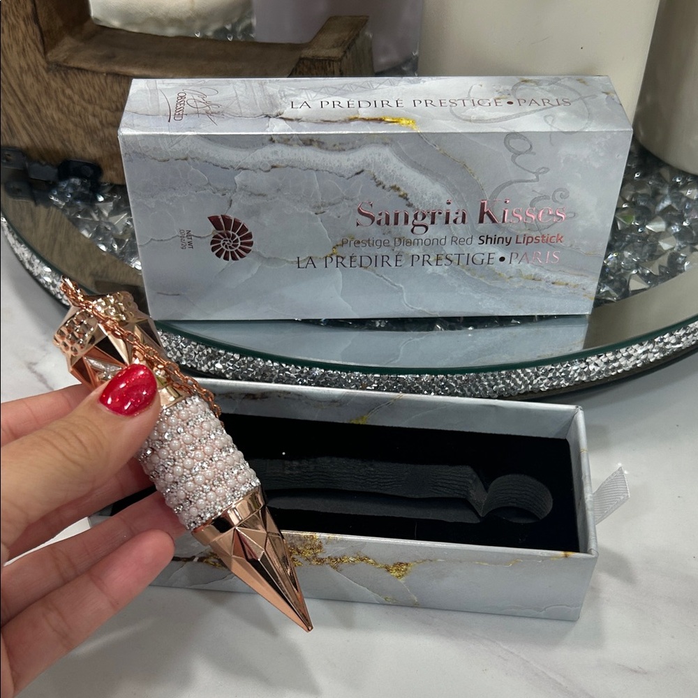 La Predire prestige Sangria Kisses Prestige Diamond Red Lipstick